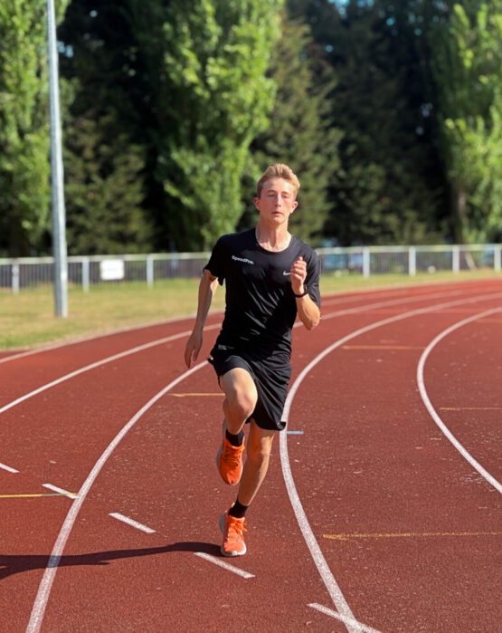 Join SpeedPro for four free Wimbledon athletics coaching sessions; Elite coaching for sprinters and middle-distance athletes, ages 11+.